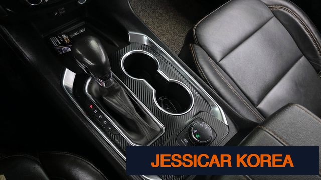 2021 Chevrolet Traverse - Thumbnail 19