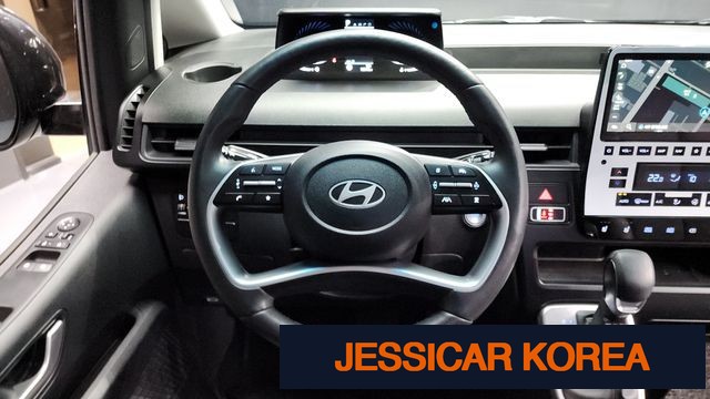 2025 Hyundai Staria - Thumbnail 4
