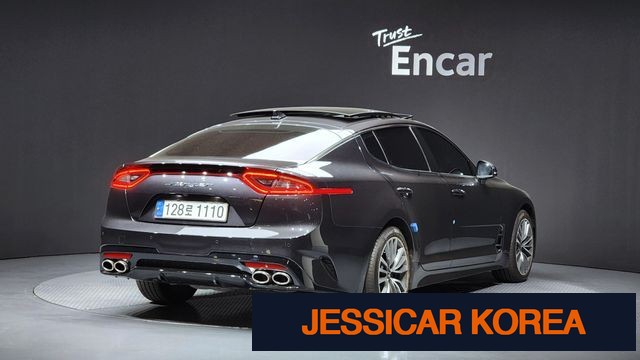2018 Kia Stinger - Thumbnail 13