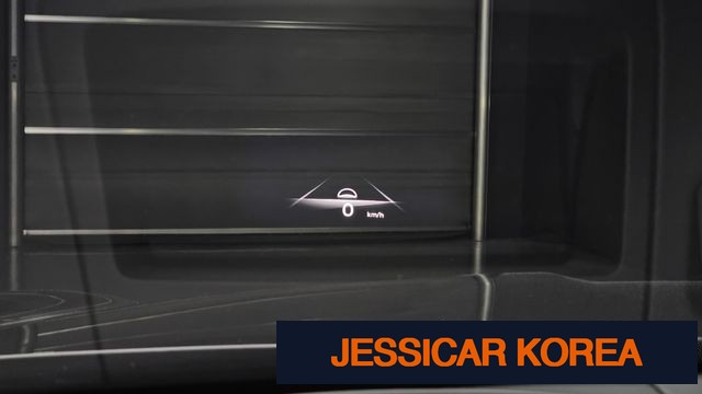 2021 Genesis GV70 - Thumbnail 15