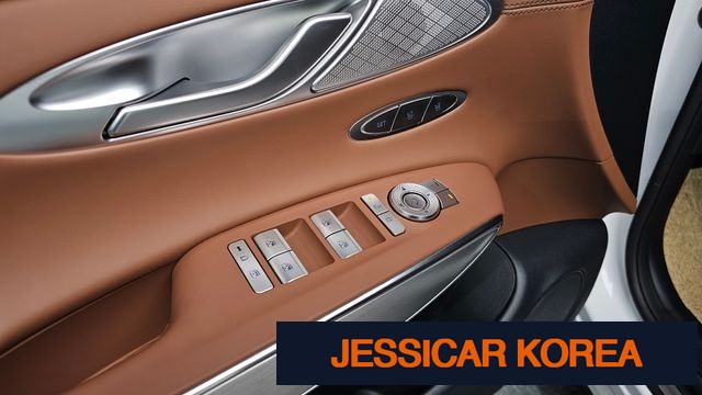 2025 Genesis GV70 - Thumbnail 3