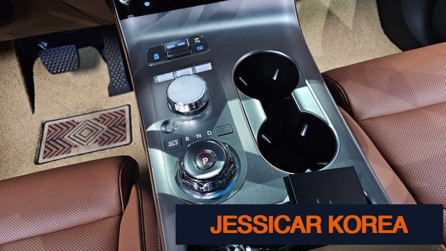 2025 Genesis GV70 - Thumbnail 12