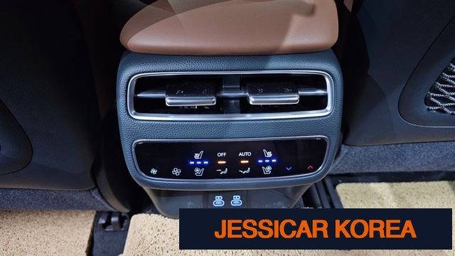 2025 Genesis GV70 - Thumbnail 16