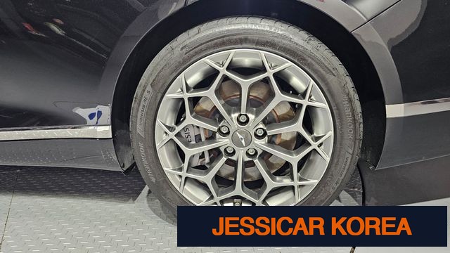 2023 Genesis G80 (RG3) - Thumbnail 2