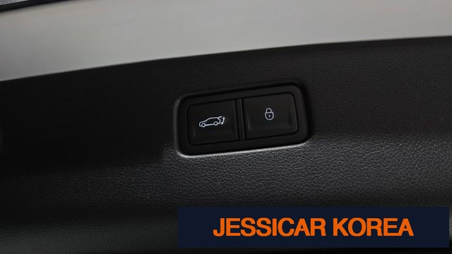 2022 Genesis GV70 - Thumbnail 15