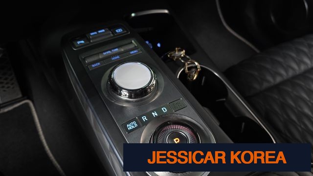 2022 Genesis GV70 - Thumbnail 17