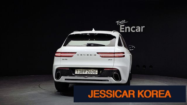 2023 Genesis GV70 - Thumbnail 10