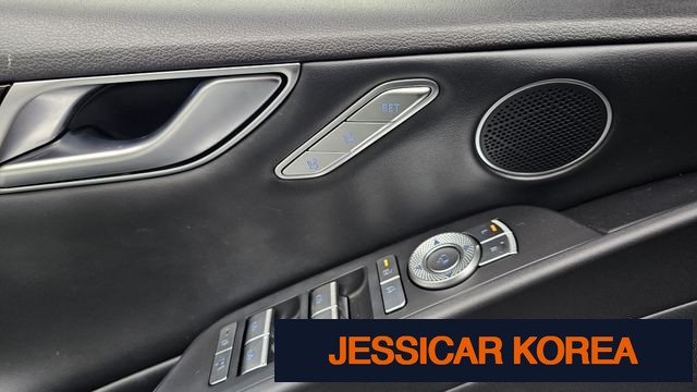 2025 Genesis G80 (RG3) - Thumbnail 2