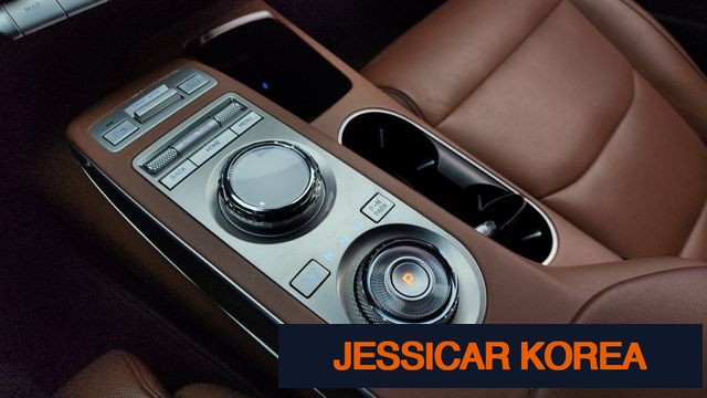 2023 Genesis GV70 - Thumbnail 13