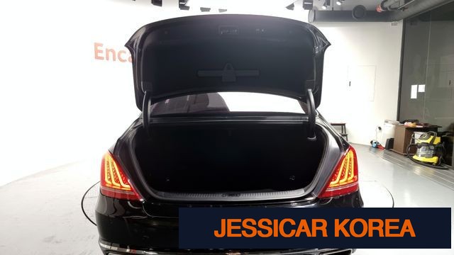 2016 Genesis EQ900 - Thumbnail 13