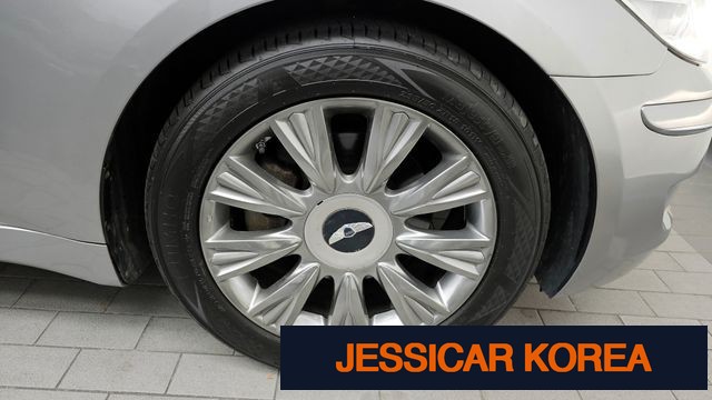 2009 Hyundai Genesis - Thumbnail 10
