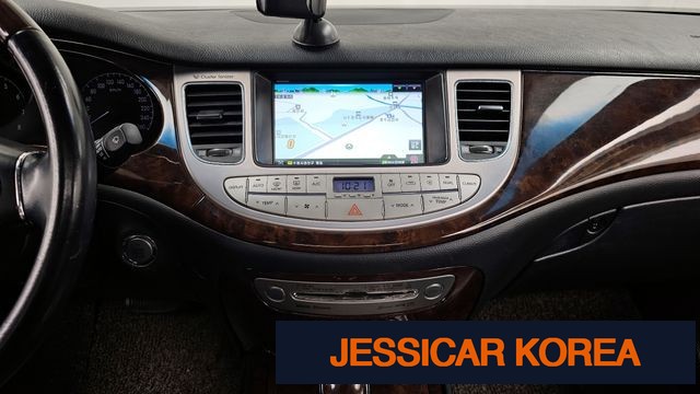 2009 Hyundai Genesis - Thumbnail 13
