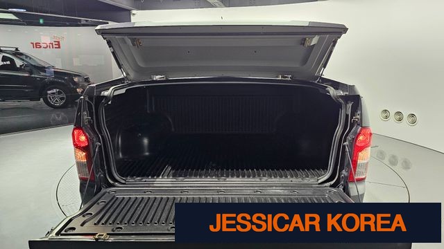 2014 KG Mobility Korando Sports - Thumbnail 2