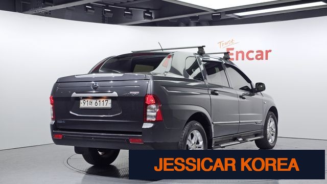 2014 KG Mobility Korando Sports - Thumbnail 3