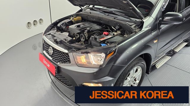 2014 KG Mobility Korando Sports - Thumbnail 4