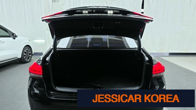 2017 Genesis G80 - Thumbnail 2
