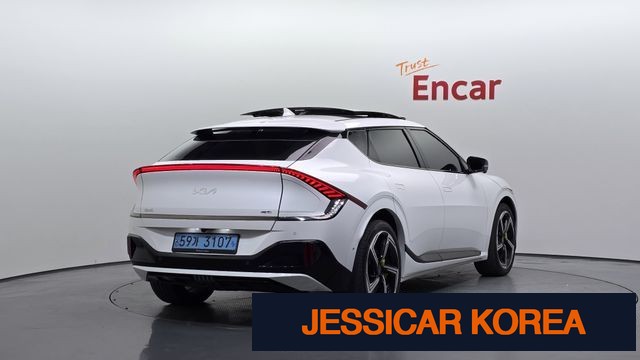 2023 Kia EV6 - Thumbnail 7