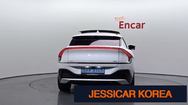 2023 Kia EV6 - Thumbnail 13