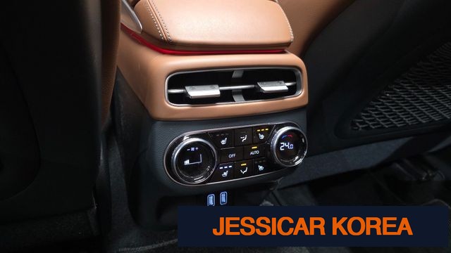 2021 Genesis GV70 - Thumbnail 11