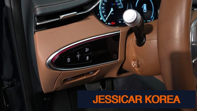 2021 Genesis GV70 - Thumbnail 16