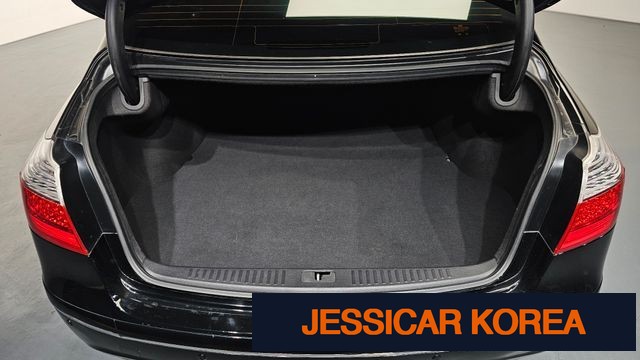 2010 Hyundai Genesis - Thumbnail 9