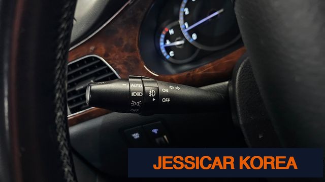 2010 Hyundai Genesis - Thumbnail 11