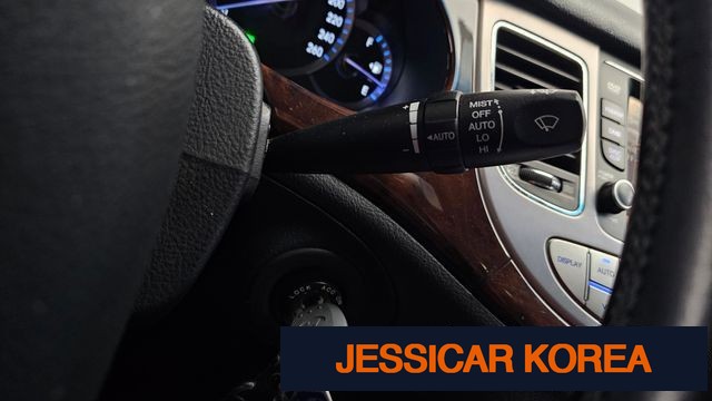 2010 Hyundai Genesis - Thumbnail 18