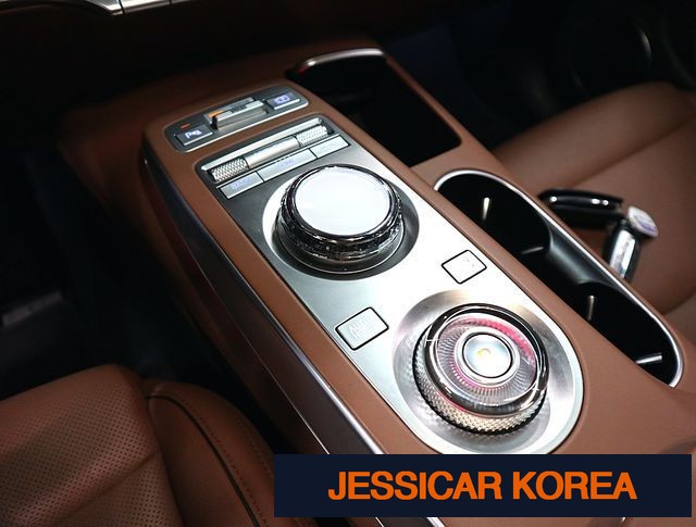 2021 Genesis GV70 - Thumbnail 5