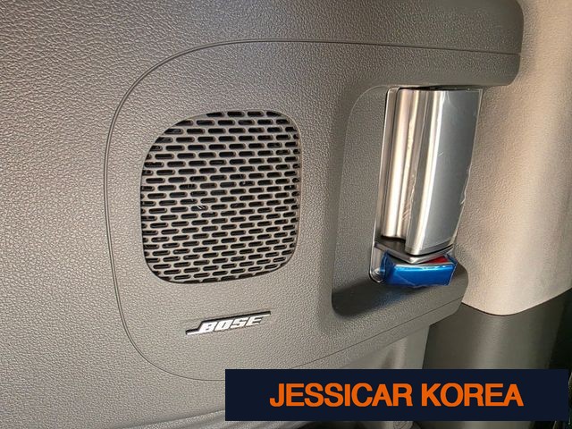 2025 Hyundai Staria - Thumbnail 17