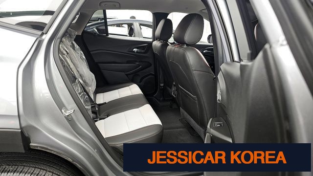 2025 Chevrolet Trax Crossover - Thumbnail 19