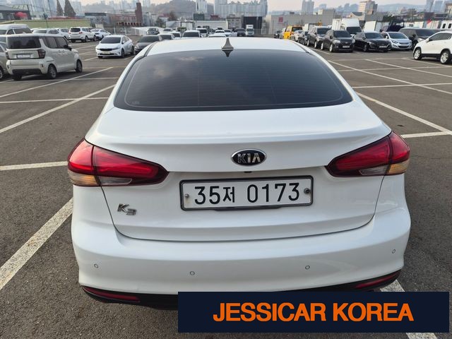 2017 Kia The New K3 - Thumbnail 5