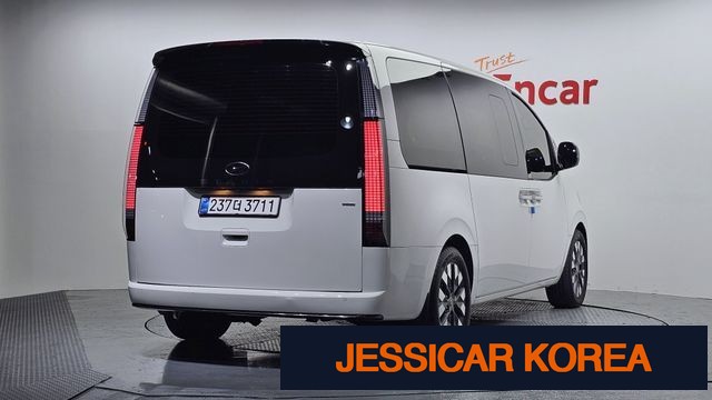 2022 Hyundai Staria - Thumbnail 4