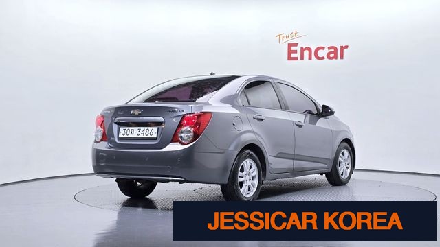 2014 Chevrolet Aveo sedan - Thumbnail 6