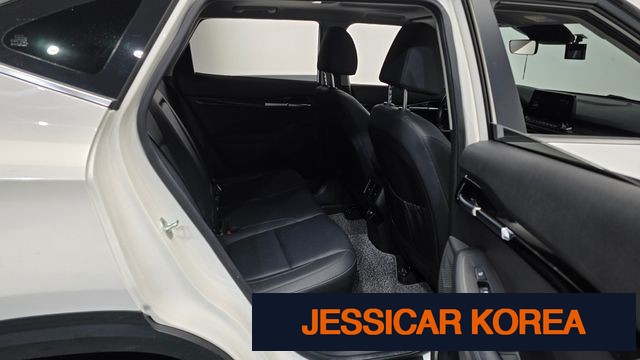 2021 Kia Seltos - Thumbnail 19