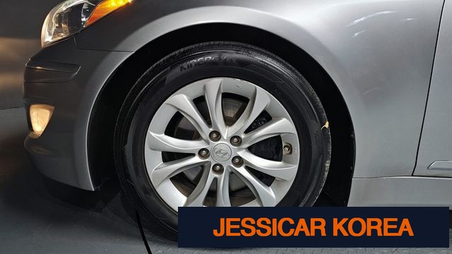2013 Hyundai Genesis - Thumbnail 19