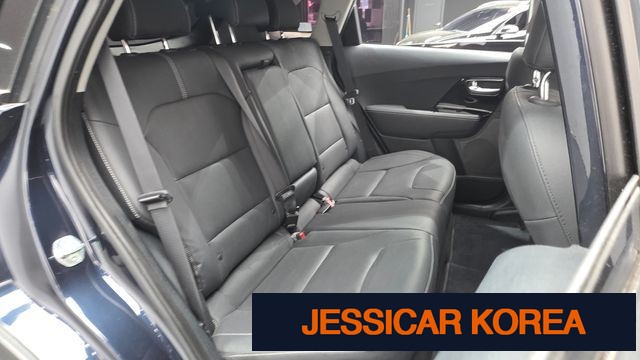 2022 Kia Niro EV - Thumbnail 8