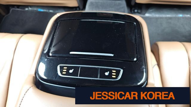 2022 Genesis Electrified G80 (RG3) - Thumbnail 3