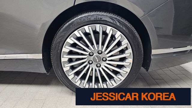 2022 Genesis Electrified G80 (RG3) - Thumbnail 12