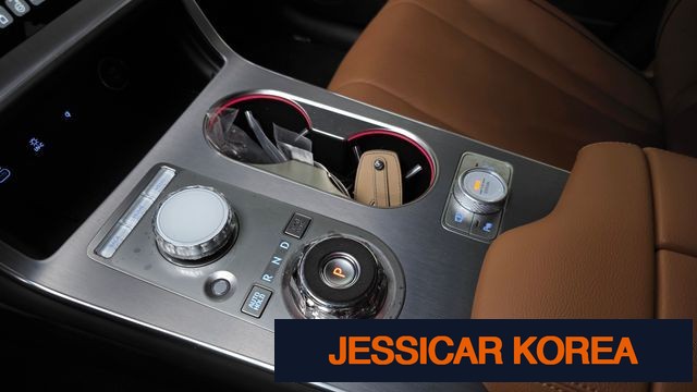 2025 Genesis GV80 - Thumbnail 18