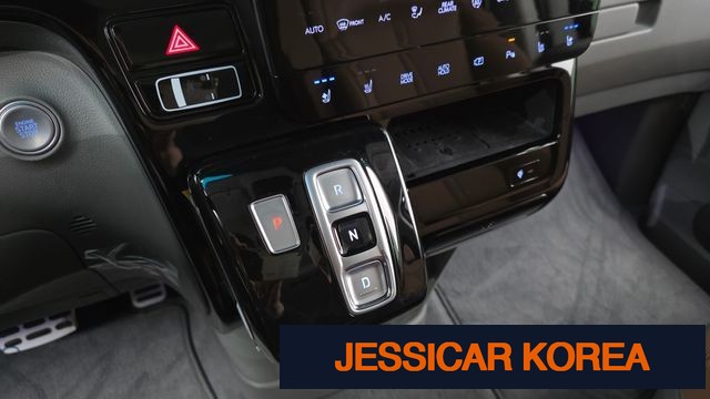 2023 Hyundai Staria - Thumbnail 4