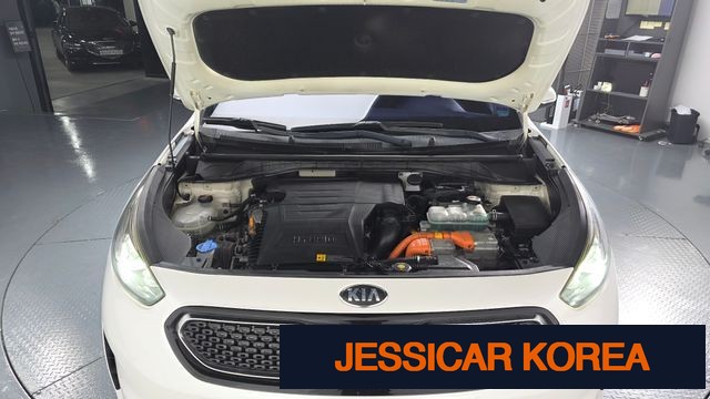 2018 Kia Niro - Thumbnail 8