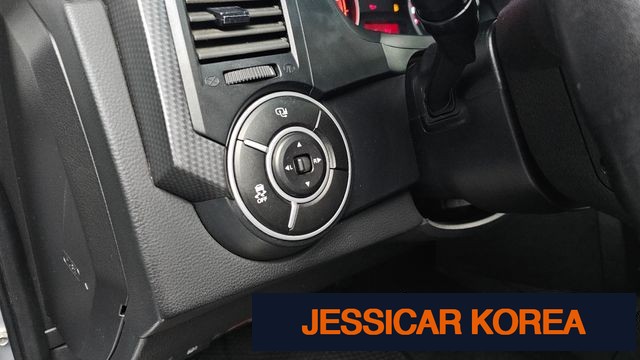2015 KG Mobility Korando Sports - Thumbnail 2