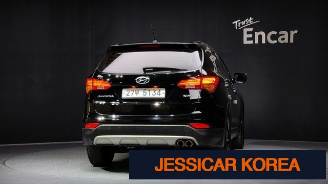 2013 Hyundai Santa Fe DM - Thumbnail 2