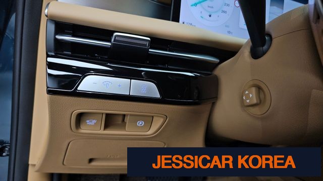 2025 Genesis G80 (RG3) - Thumbnail 2