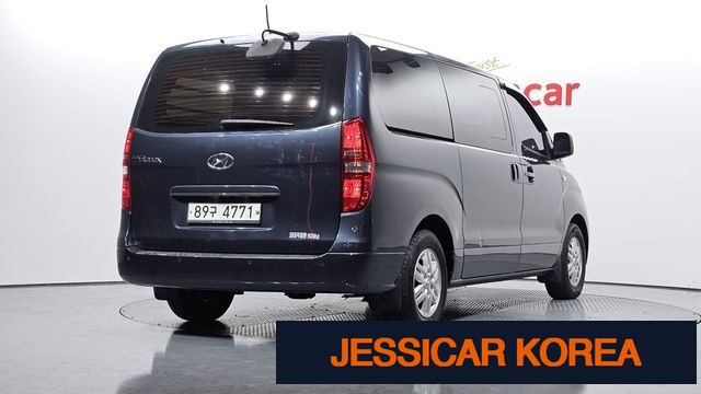 2016 Hyundai Grand Starex - Thumbnail 2