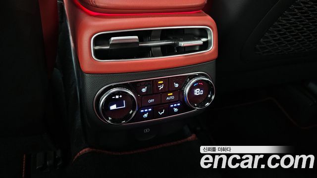 2024 Genesis GV70 - Thumbnail 5