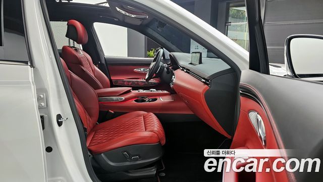 2024 Genesis GV70 - Thumbnail 8