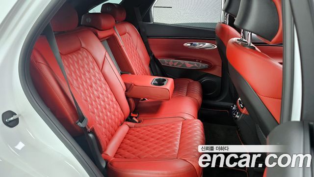 2024 Genesis GV70 - Thumbnail 12