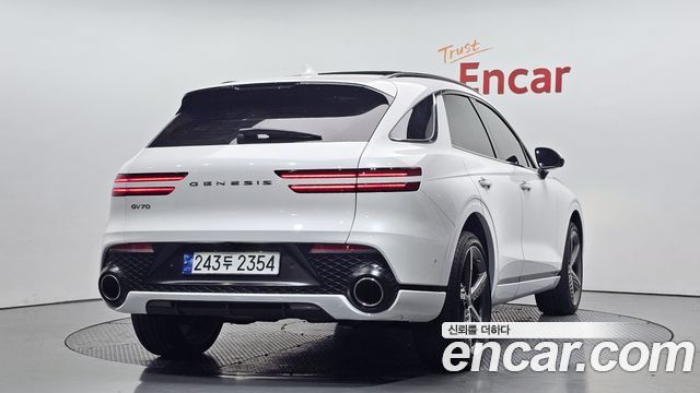 2024 Genesis GV70 - Thumbnail 19