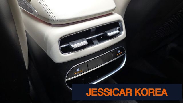 2023 Genesis GV70 - Thumbnail 10